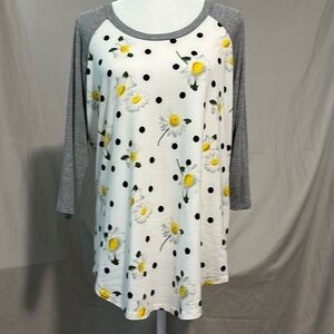 DownEast Daisy Print 3/4 Raglan Sleeve Shirt